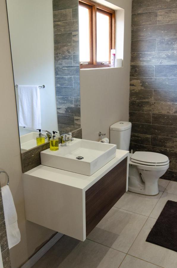 The Royal Guest House Klerksdorp Extérieur photo